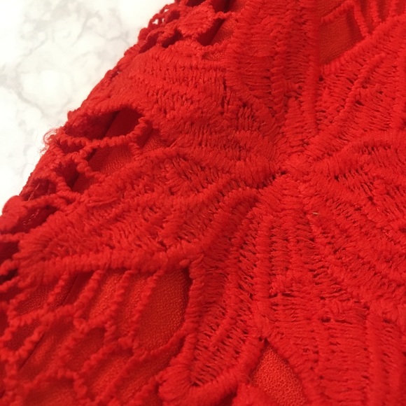 LAST DAY TO PURCHASE! ASTR The Label Daniel Off-the-Shoulder Lace Dress - Picture 11 of 16